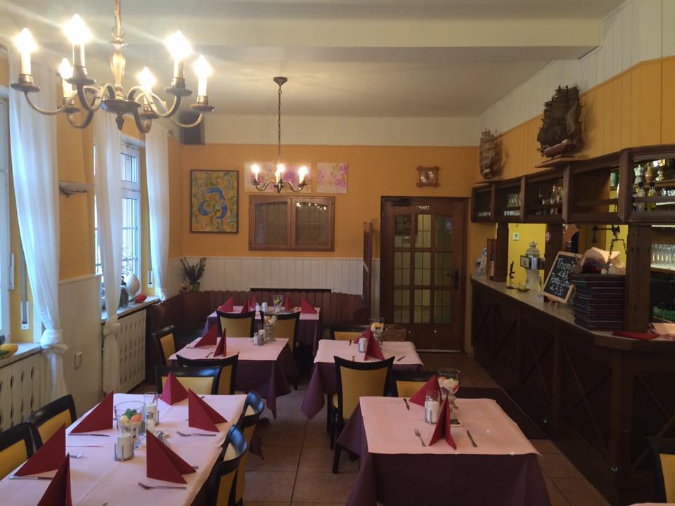Gastraum der Pizzeria Ischia in Dahn